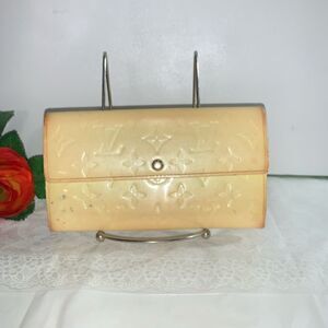 Louis Vuitton Vernis Clutch Wallet